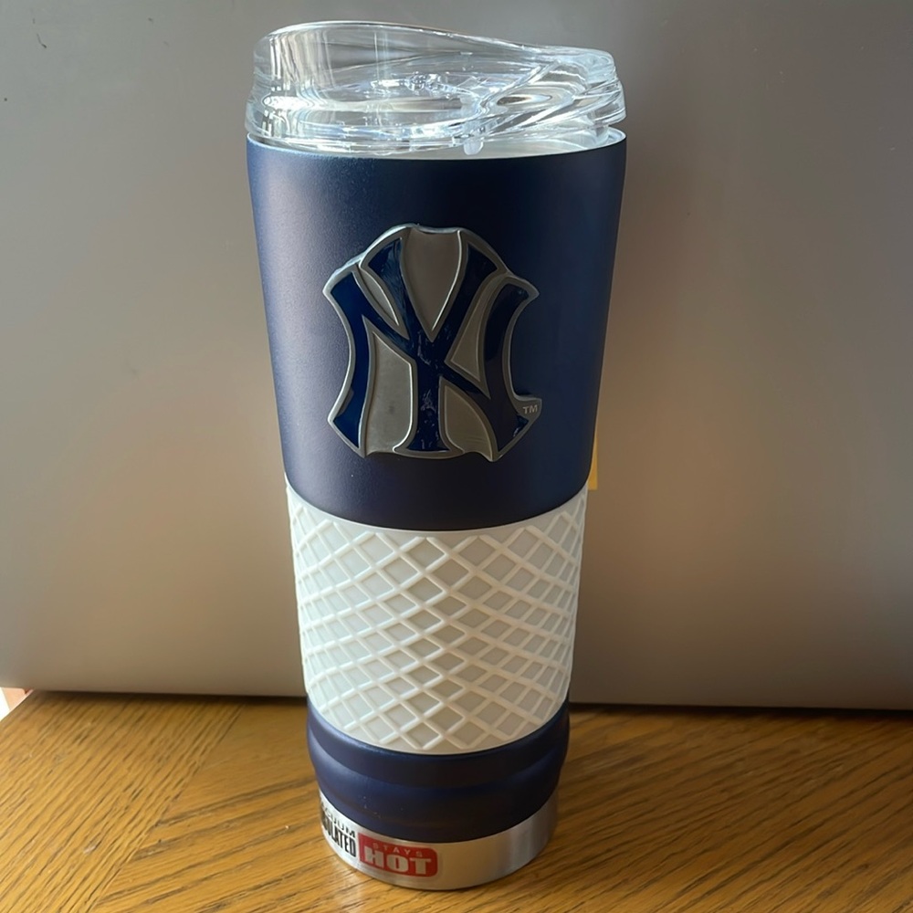 New York Yankees Blue 24 Ounces Travel Tumbler Insulated LIKE NEW